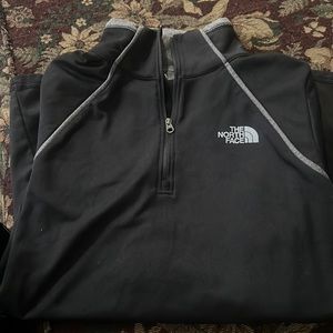Size small/medium north face pullover